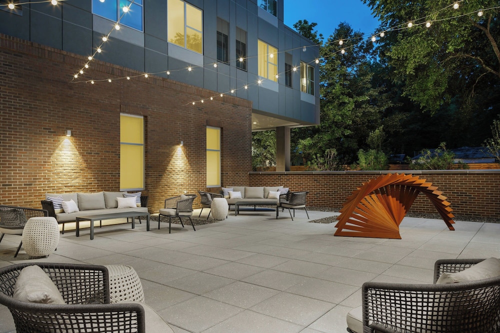 AC Hotel by Marriott Chapel Hill Downtown - photo 34