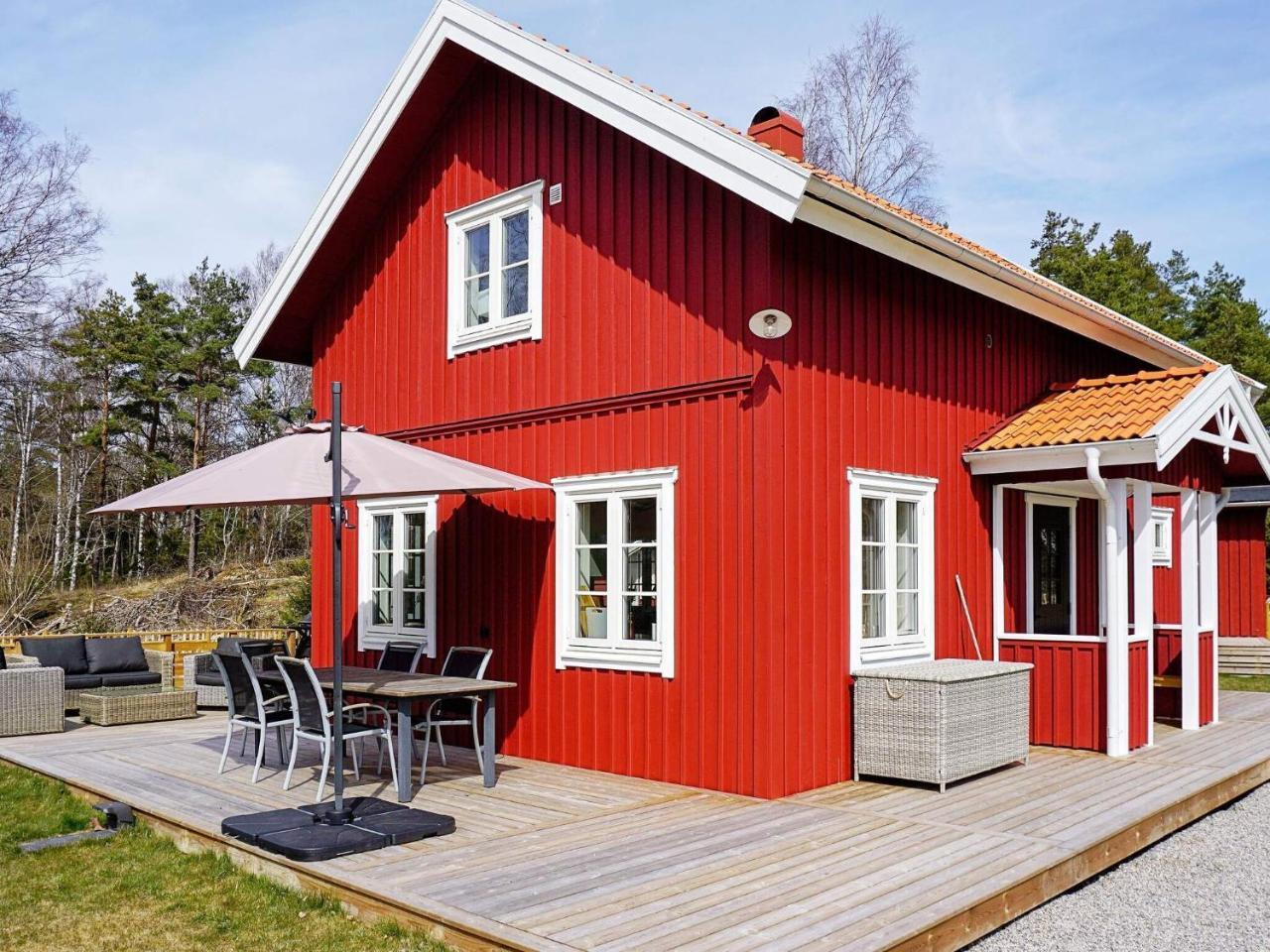 8 person holiday home in Grebbestad By Traum — 4-Star Luxury Hotel in Grebbestad, Sweden