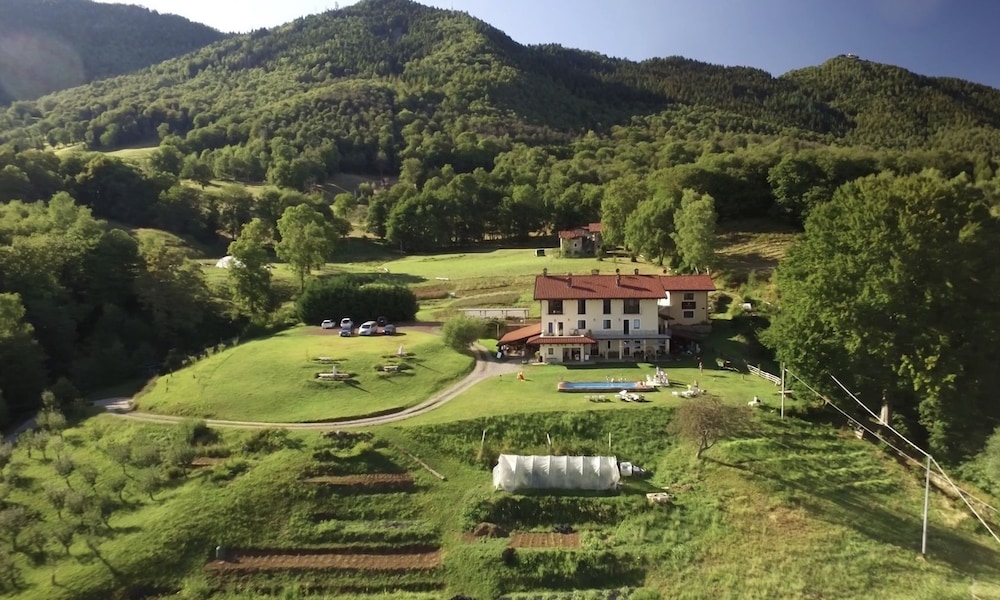 Cascina il Faggio — 4-Star Luxury Hotel in Mosso, Italy
