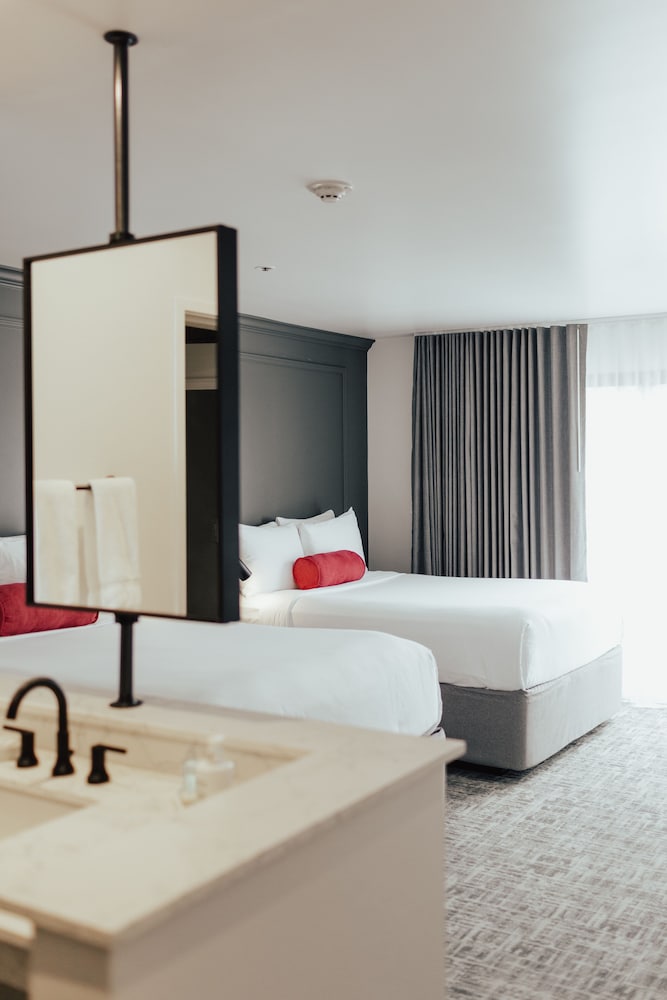 Vinland Hotel and Lounge - photo 8