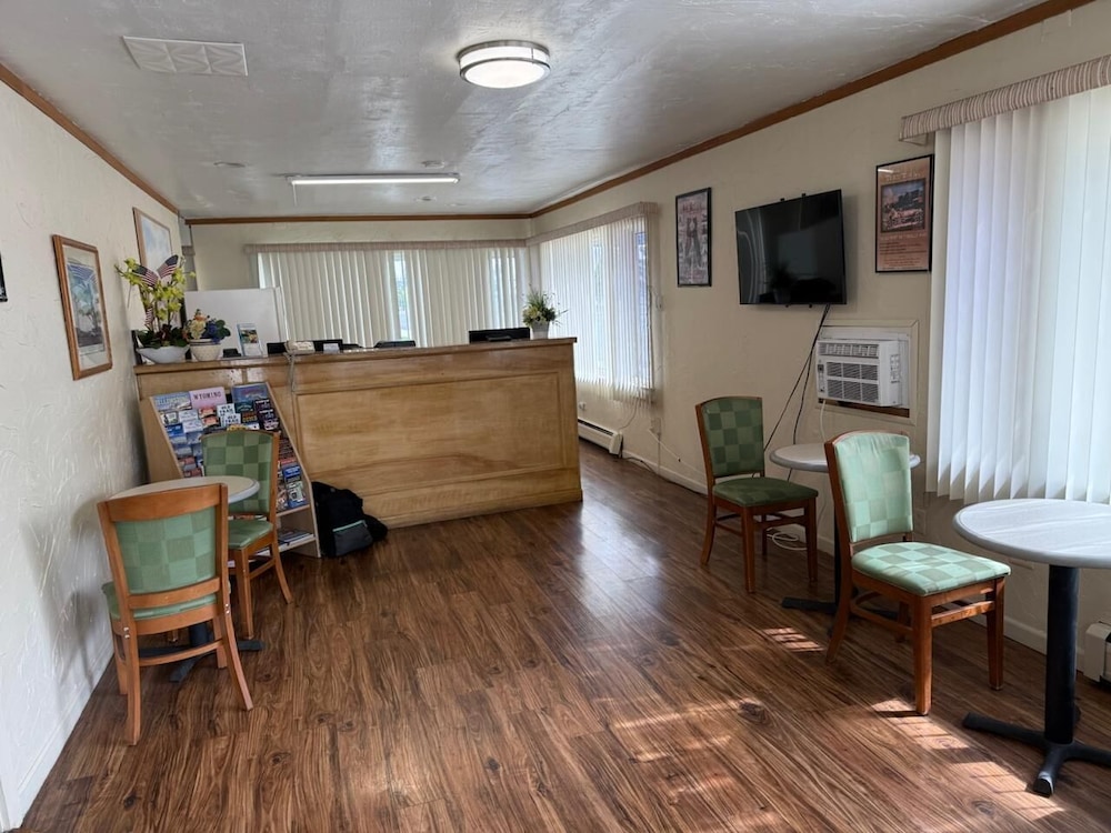 Sunrise Motor Inn - photo 2