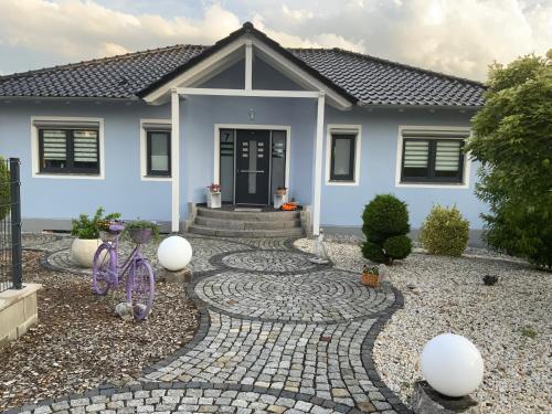 Ferienhaus Lübke Wohnung Gartenblick in Muhlhausen, Germany