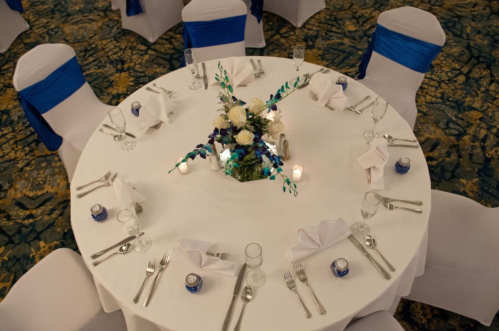 Crowne Plaza Suites Pittsburgh South by IHG - photo 77