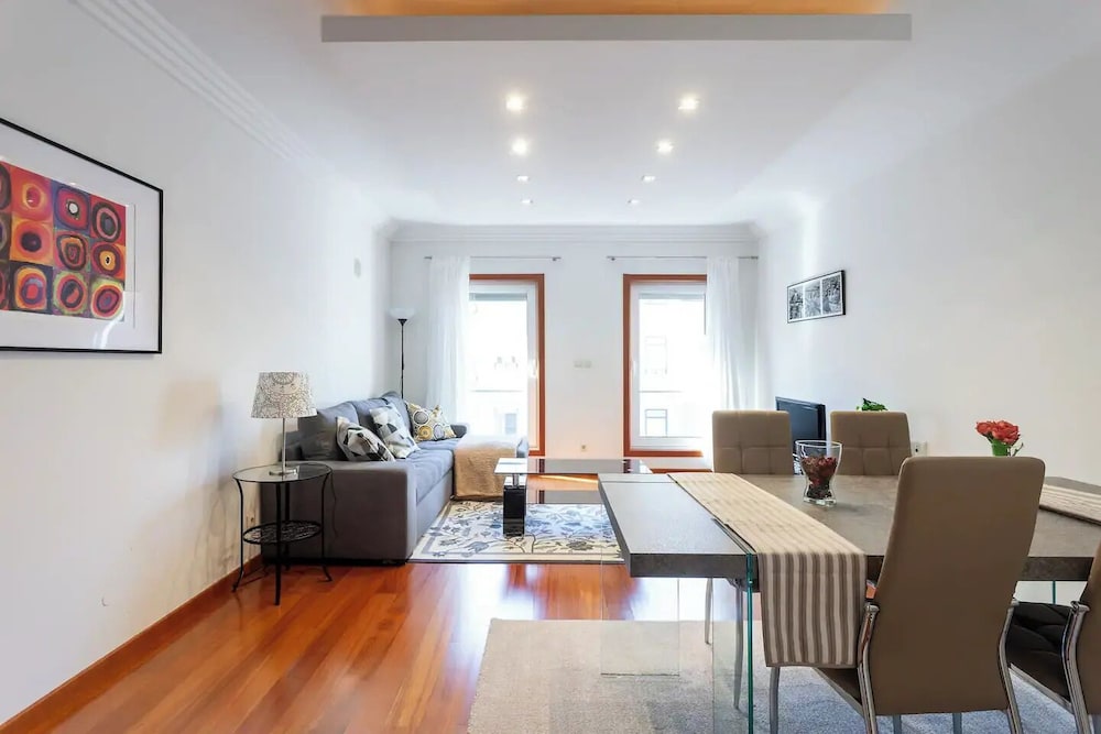 Luxury Lisbon Apartment T2 — 4-Star Luxury Hotel in Lisbon, Portugal
