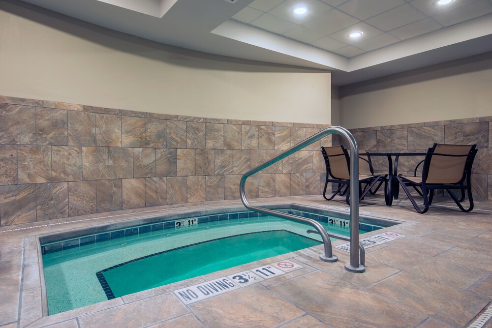 Holiday Inn Express Hobbs - photo 11