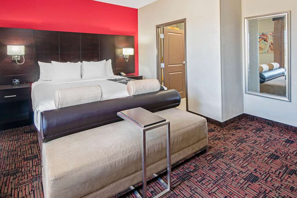 La Quinta Inn & Suites by Wyndham Elk City - photo 14