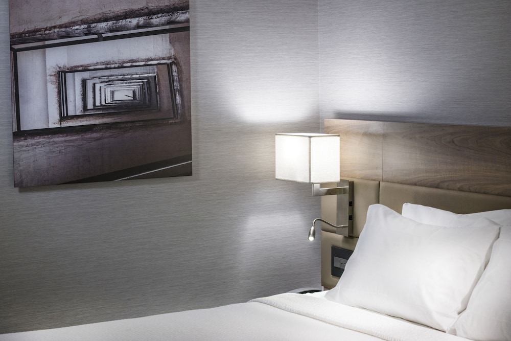 AC Hotel by Marriott Boston North - photo 13