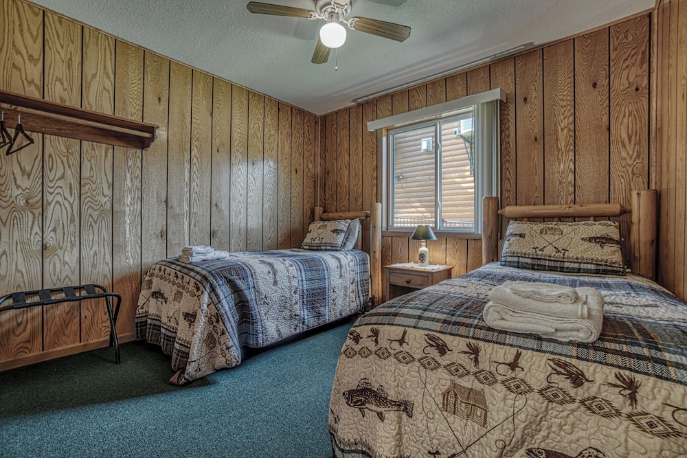 Lena's Northern Pines Resort - photo 7