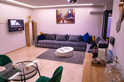 C103 Comfy and Spatious 1 BR Apartment with Breathtaking City View Belvédère — 4-Star Luxury Hotel in Casablanca, Morocco