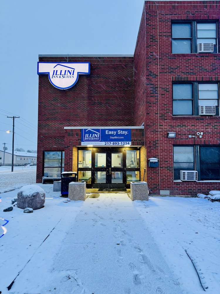Illini Inn & Suites Hotel Rantoul Gifford Champaign Urbana — hotel in Rantoul