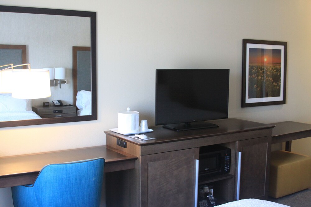 Quality Inn Pratt - photo 17