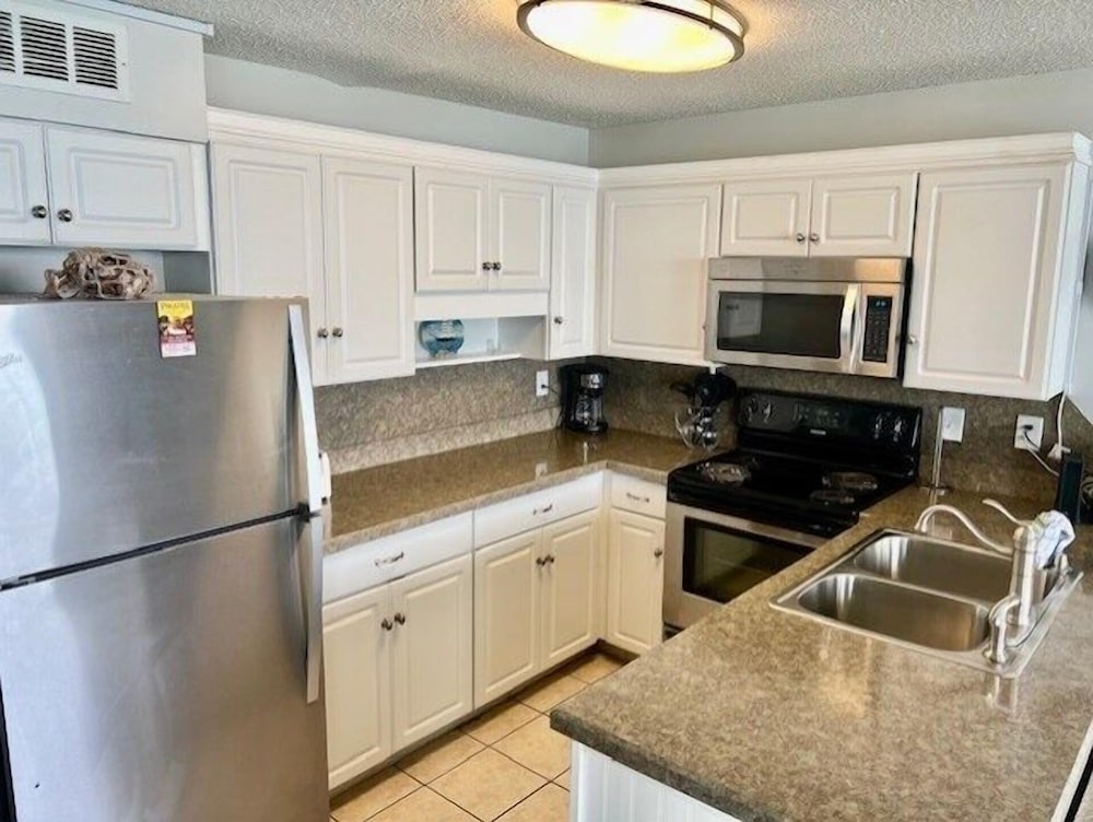 Royal Garden Resort 1412 2 Bedroom Condo by RedAwning - photo 8
