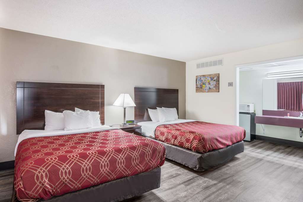 Econo Lodge Cameron - photo 16