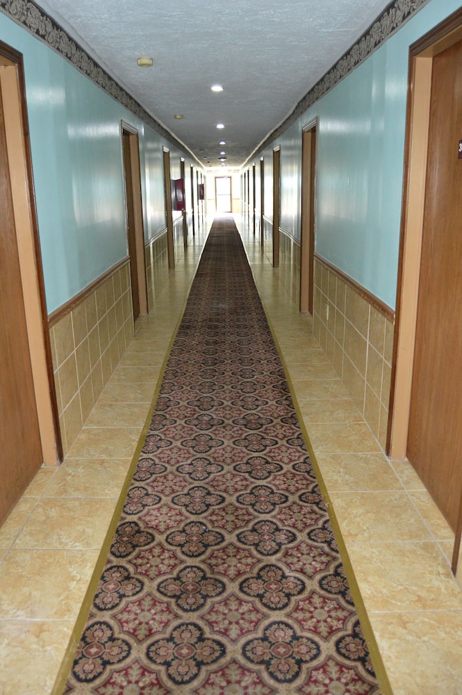 Budget Inn of Claypool Hill - photo 29