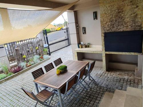 Palm Zicht MAIN 3 bedroom apartment