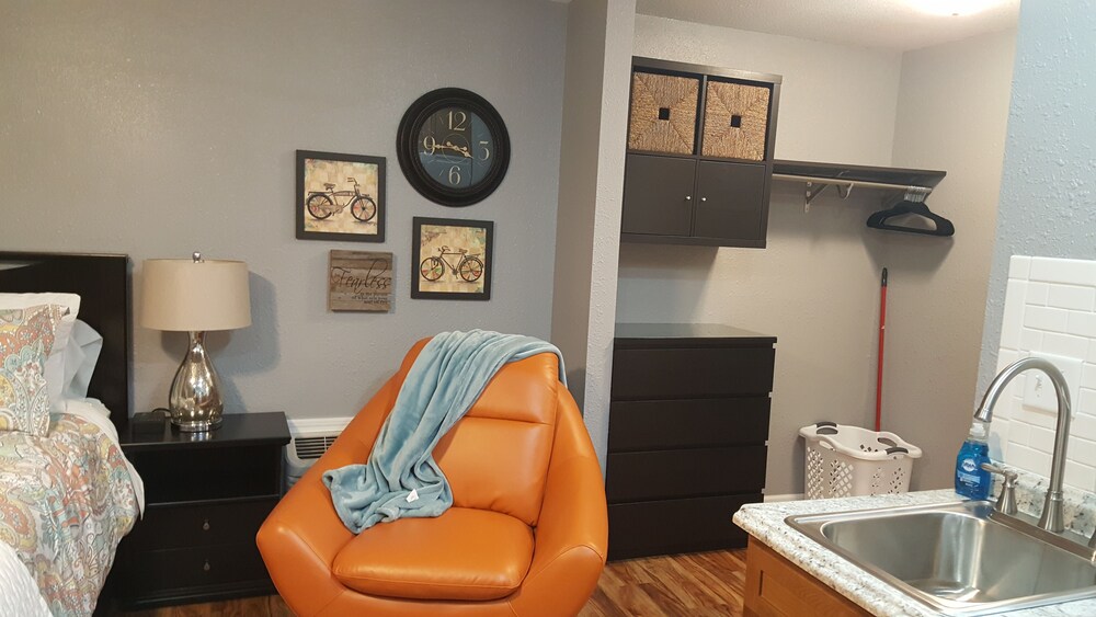 Tower Extended Stay Suites - photo 6