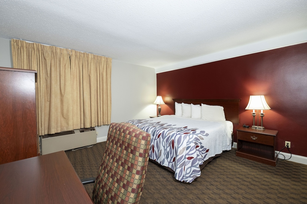Red Roof Inn & Suites Hazleton - photo 5