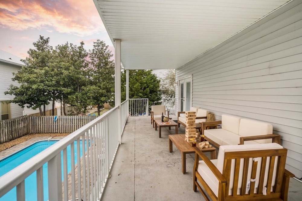 Hourglass by Avantstay Chic Beach Getaway w Pool & Two Large Balconies - photo 35