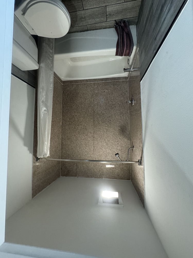 Hiland Motel - photo 20