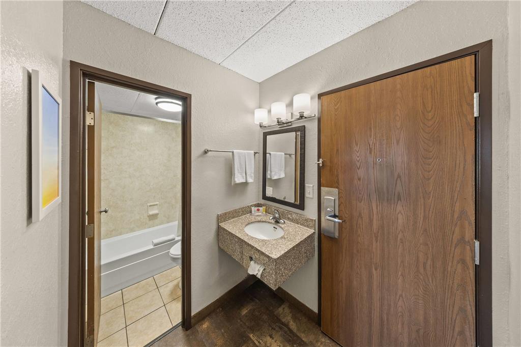Days Inn by Wyndham Winona - photo 26