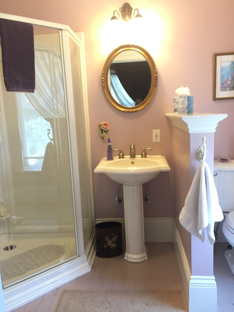Weaverville Whitmore Inn - photo 30