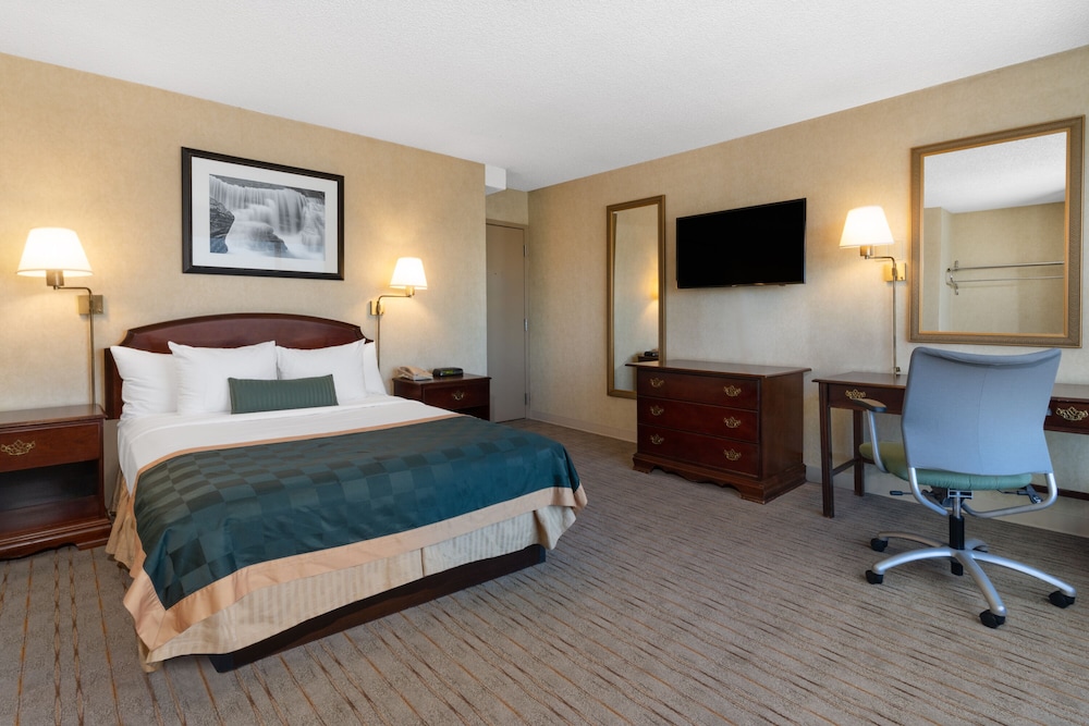 Ramada by Wyndham Reno Hotel and Casino - photo 7