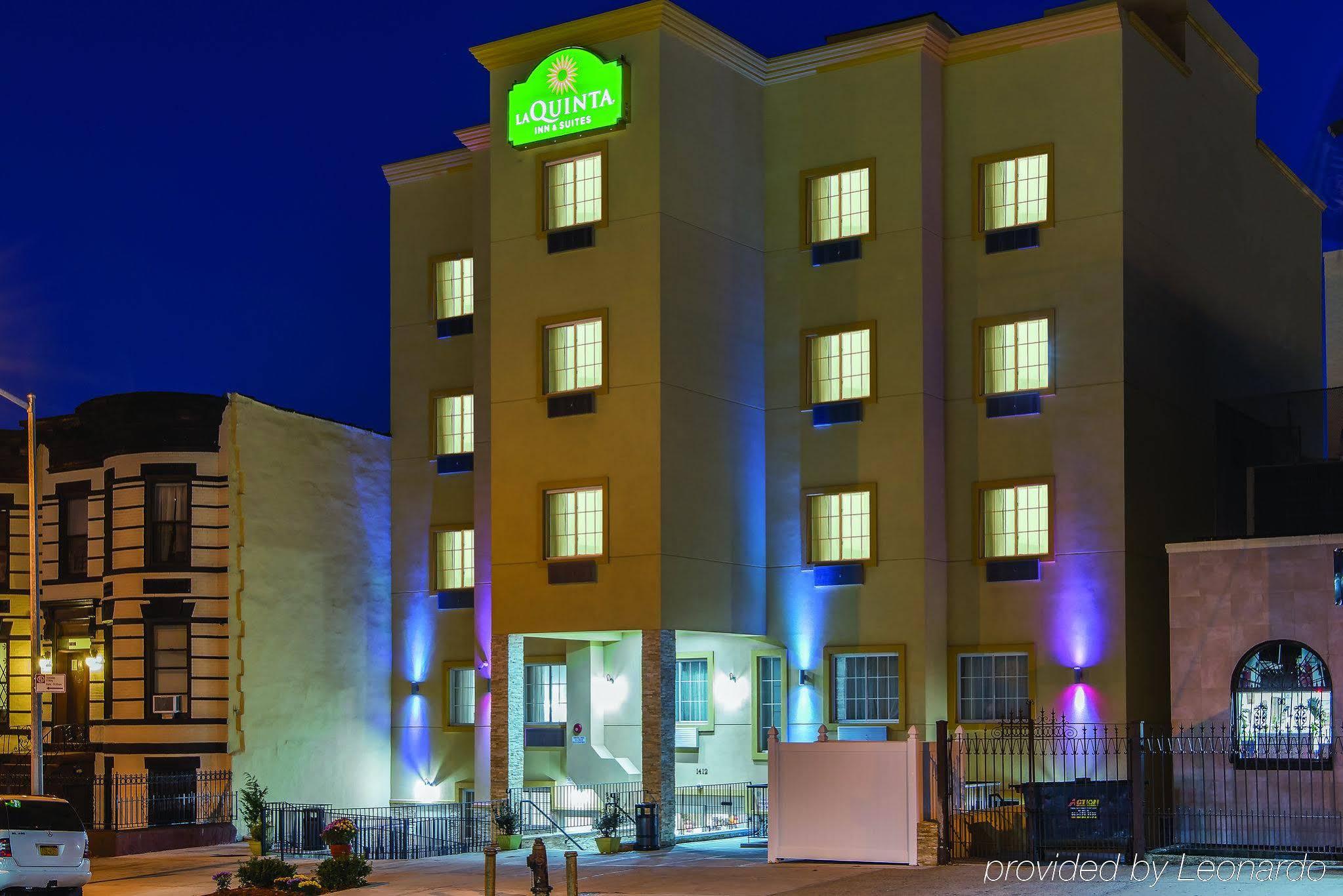 La Quinta Inn & Suites by Wyndham Brooklyn East - featured photo