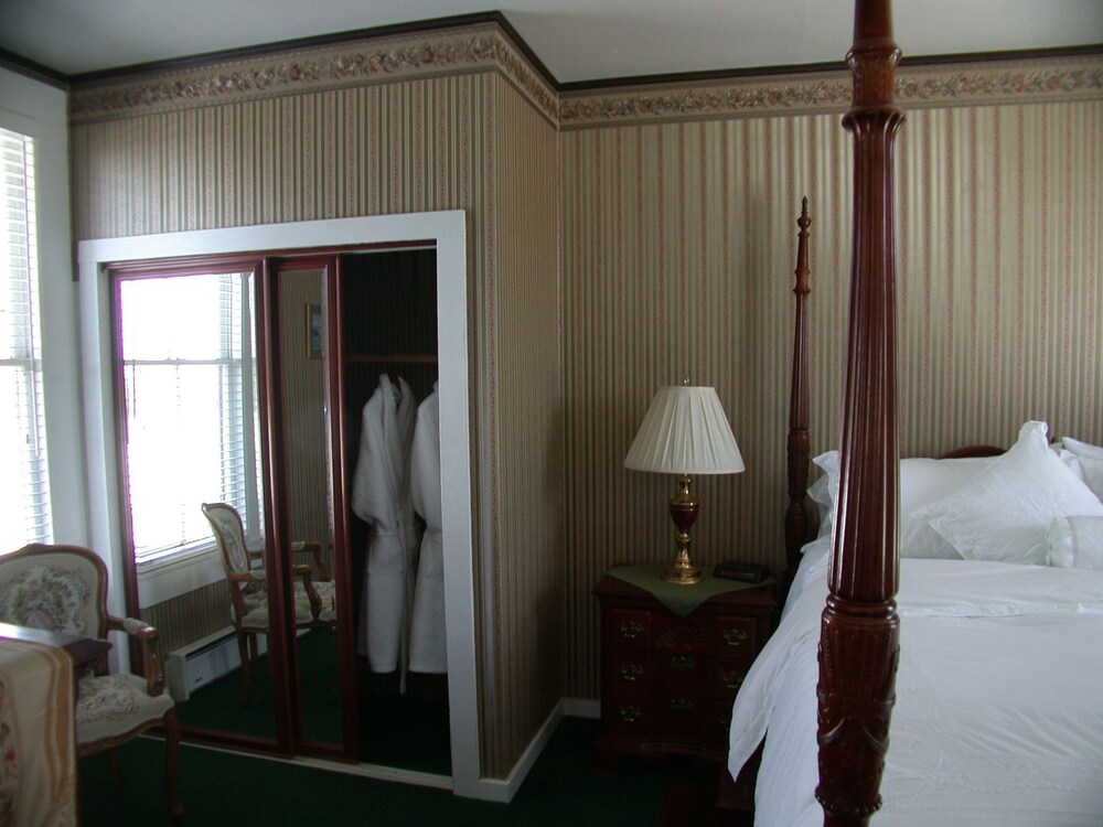 Nicholson House at Beaujolais - photo 22
