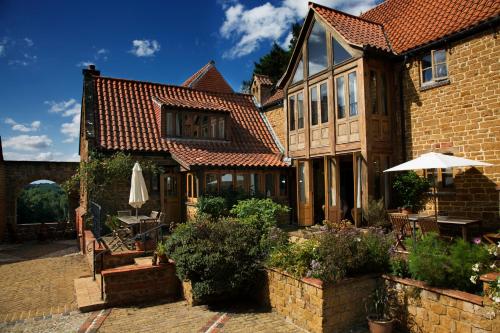 Aslan - carbon neutral hotel in Chipping Norton