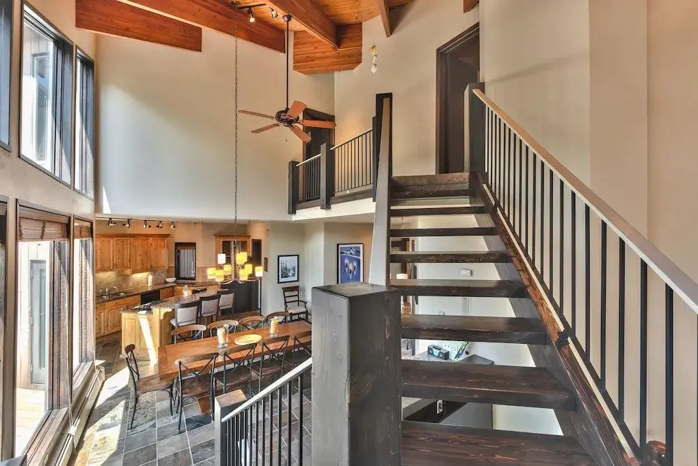 Pinnacle by Lespri Management - photo 15