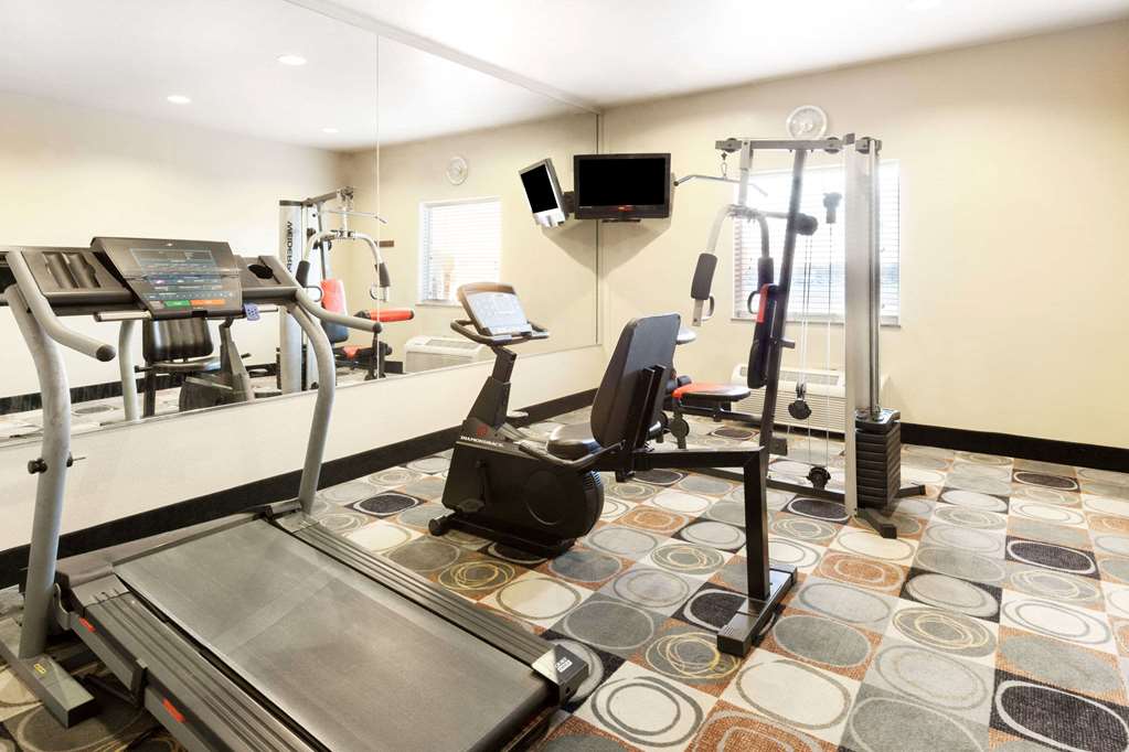 Lone Star Inn & Suites - photo 13