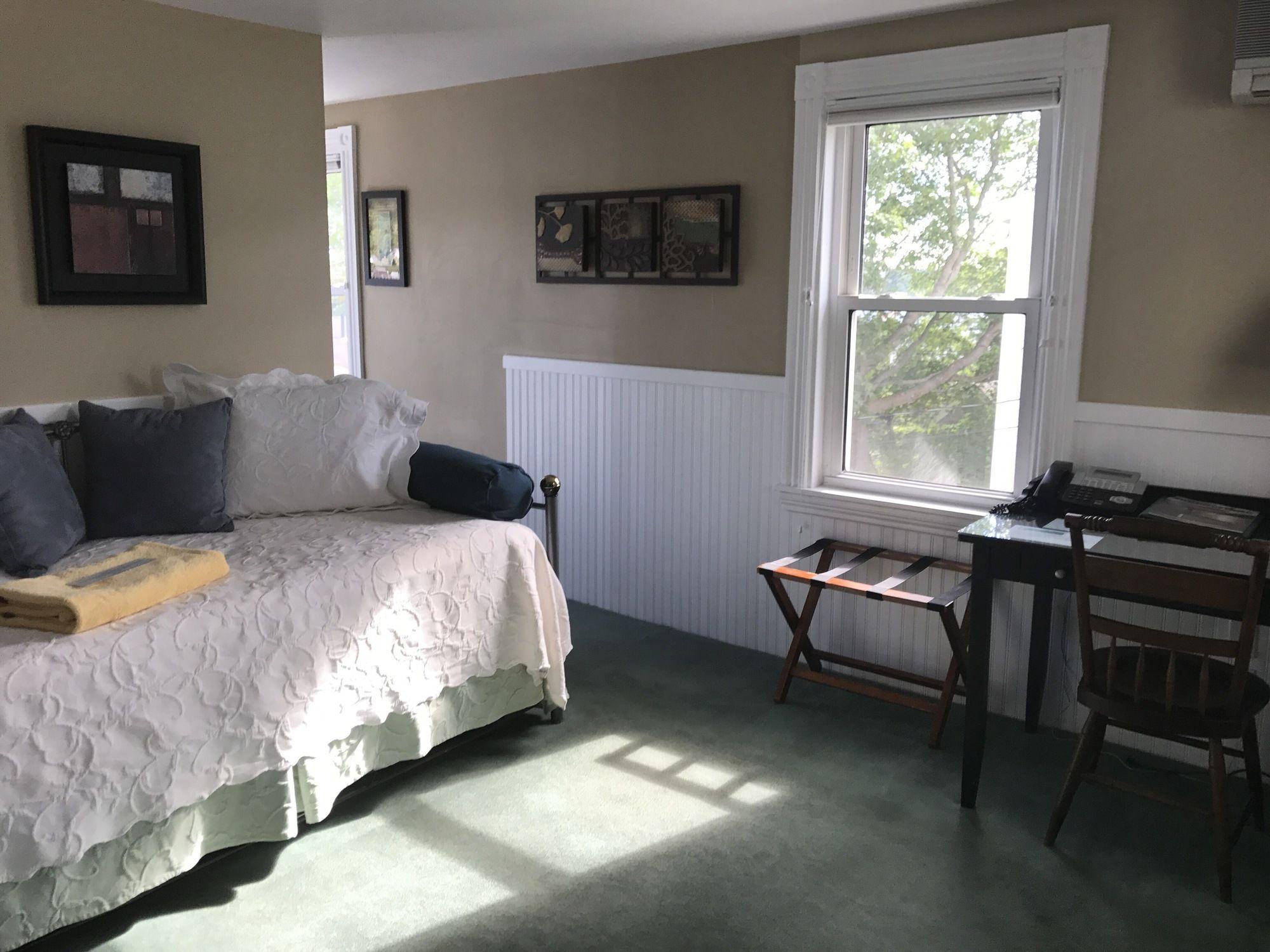 The Greenleaf Inn — Boothbay Harbor — photo 5