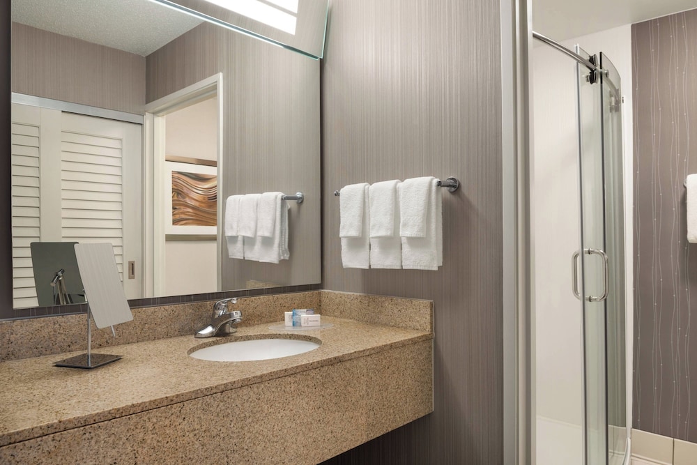 Courtyard by Marriott Chicago Bloomingdale - photo 14