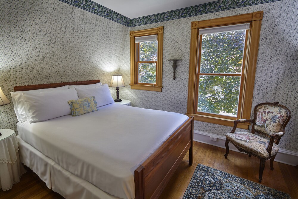 The Andrie Rose Inn - photo 13