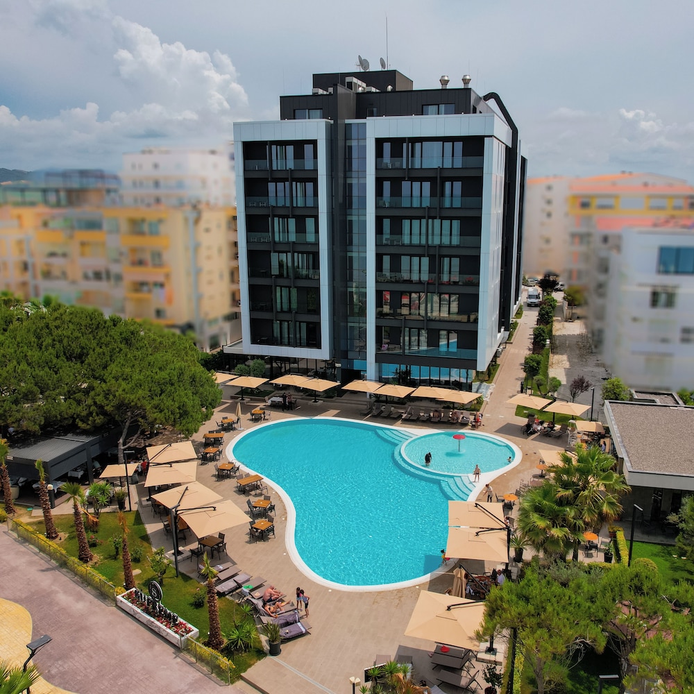 Supreme Hotel and Spa — Golem — photo 2