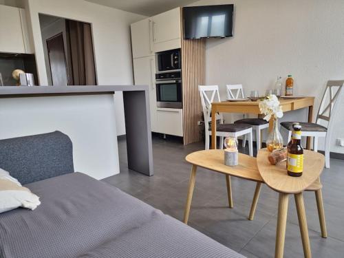 La Cabine Du Port Cosy Vue Mer Plage A 100m — Tregunc