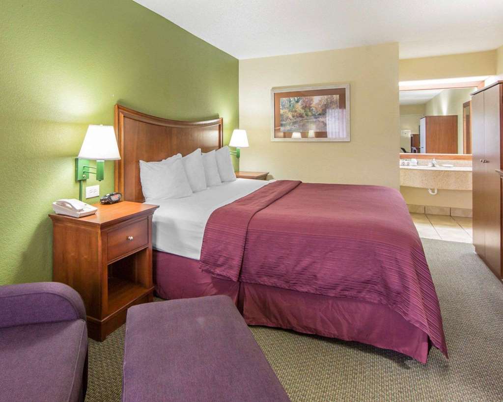 Quality Inn Merchants Drive - photo 6
