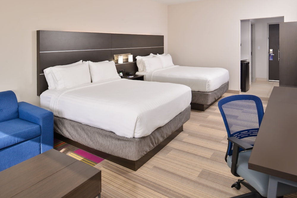 Holiday Inn Express & Suites Kansas City Lee's Summit by IHG - photo 9