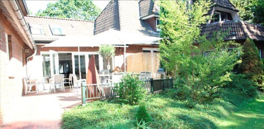 Hotel Haus Hubertus — Schneverdingen — photo 2