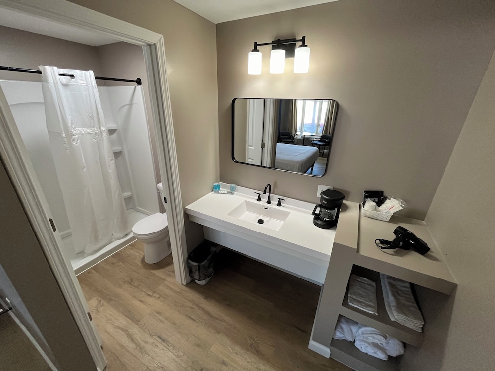 Valley Inn and Suites - photo 66