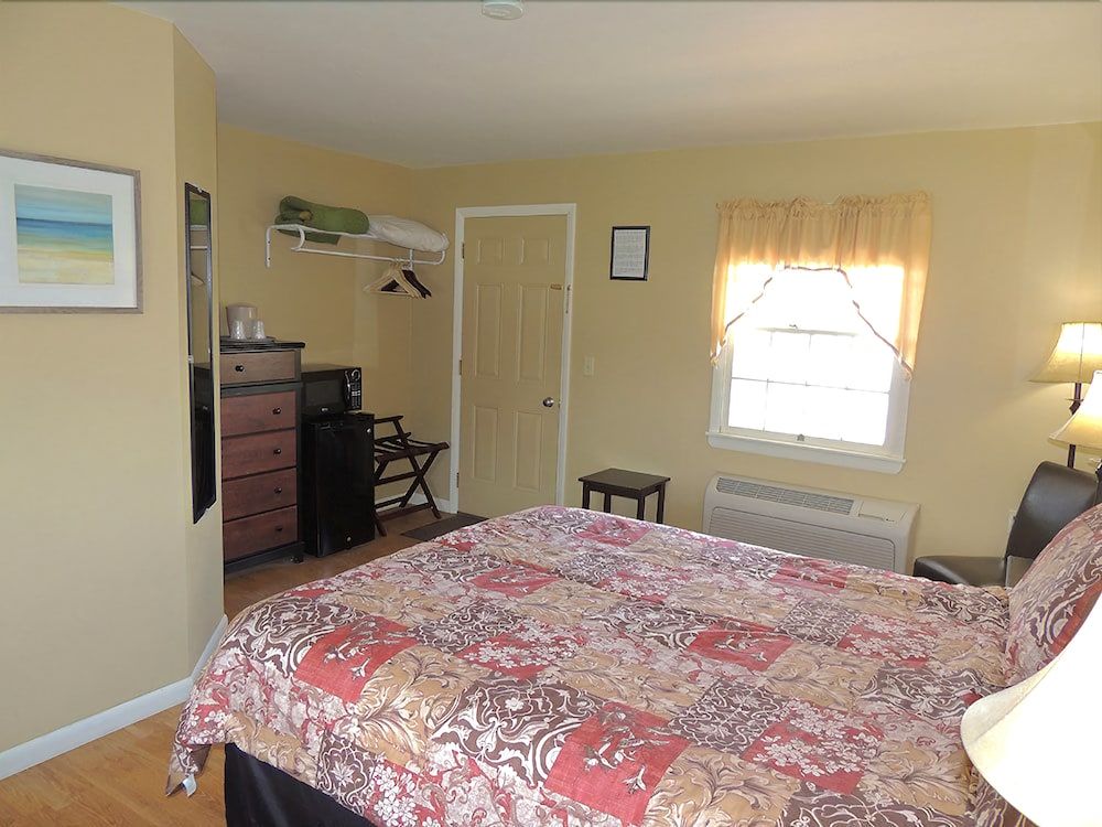 The Clipper Inn - photo 12