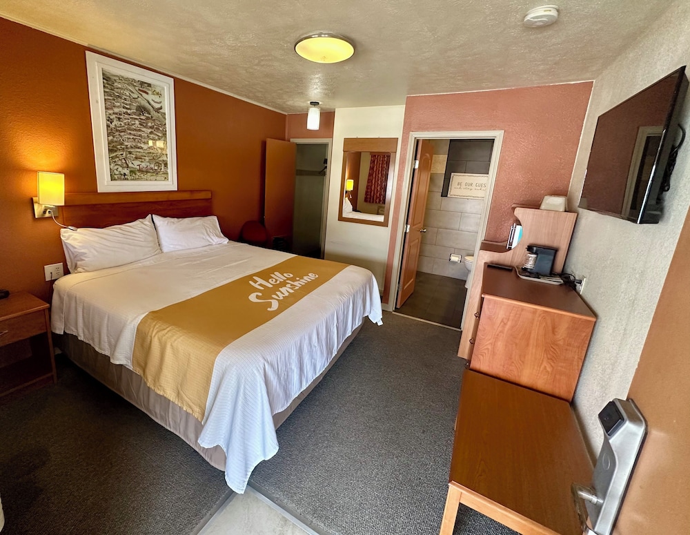 Sun Valley Motel - photo 9