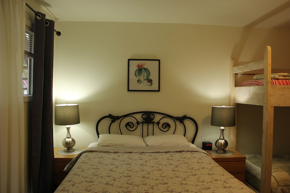 Mariner's Cove Inn - photo 25