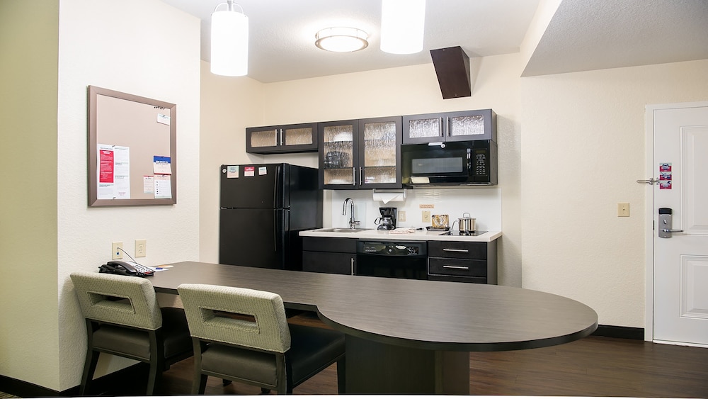 Candlewood Suites Bay City by IHG - photo 25