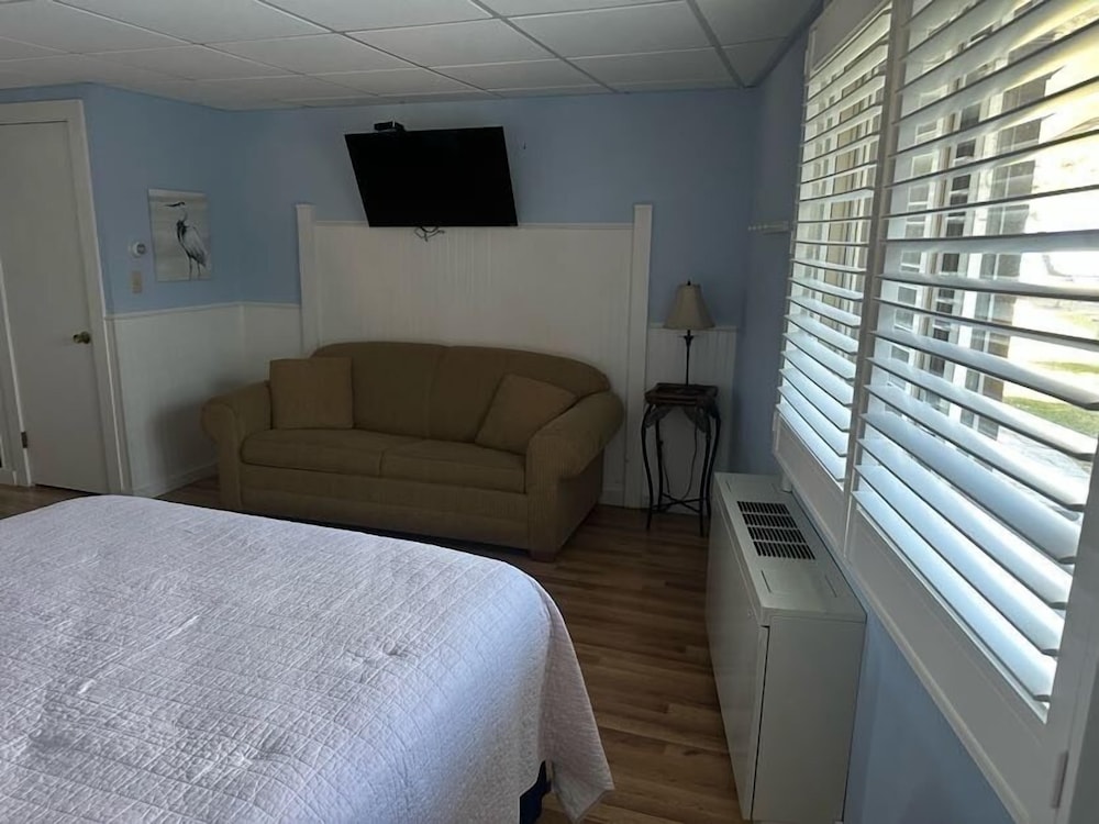 Vineyard Harbor Motel Private Beach - photo 185