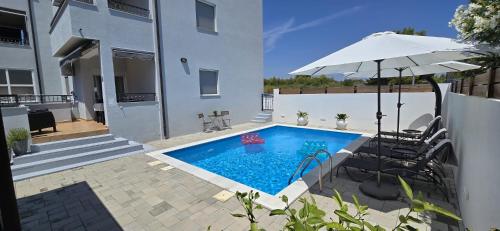 Apartment Alicia with private pool — 4-Star Luxury Hotel in Vodice, Croatia