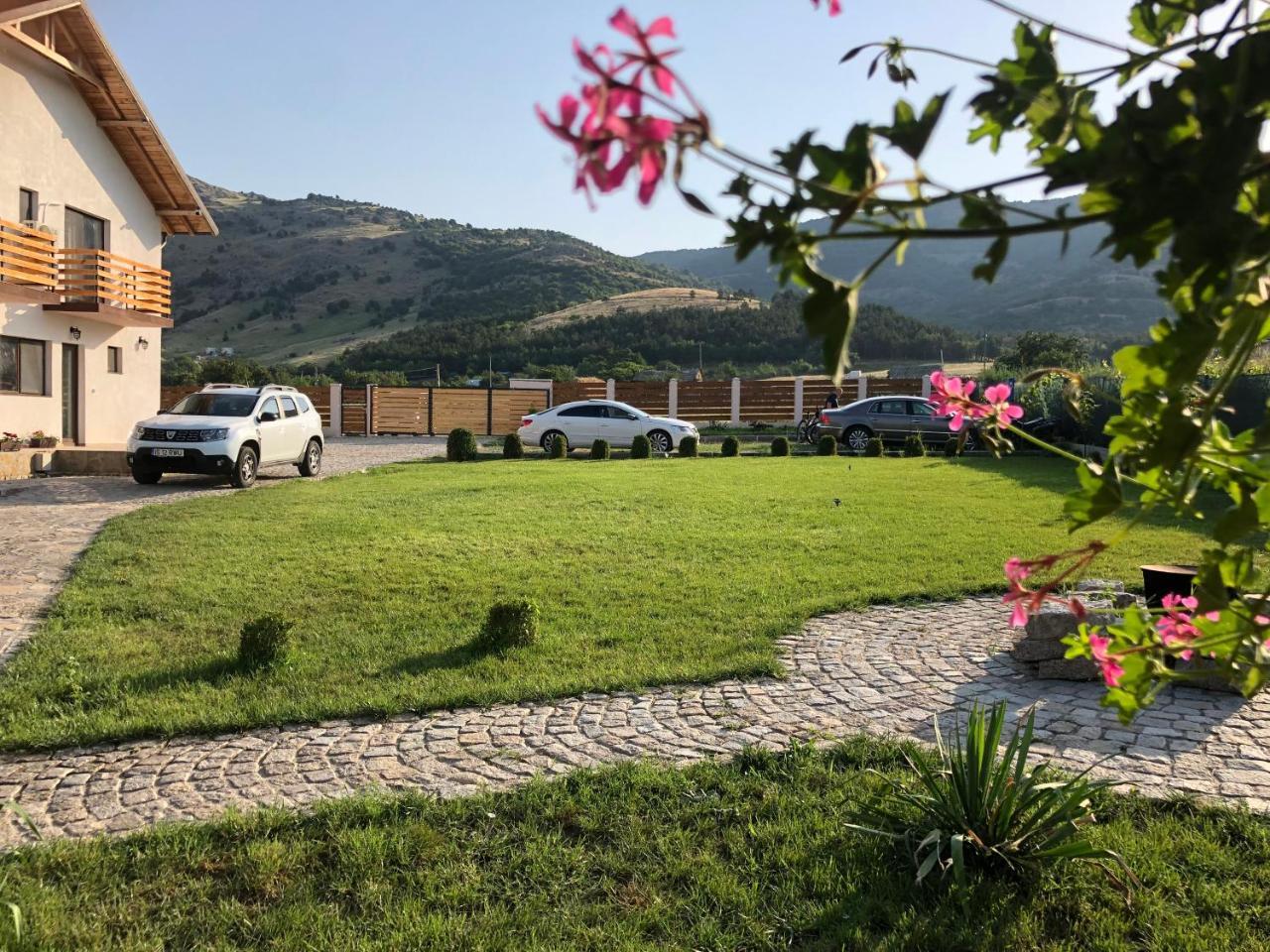 Plai Dobrogean — hotel in Greci