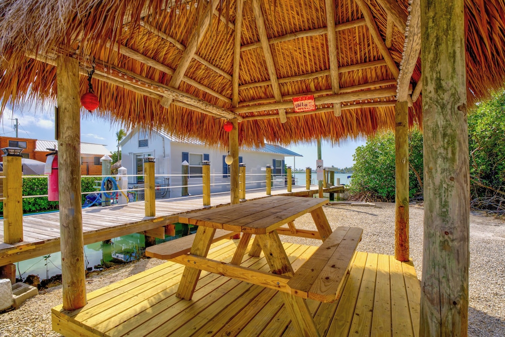 Bonefish Bay Motel - photo 28