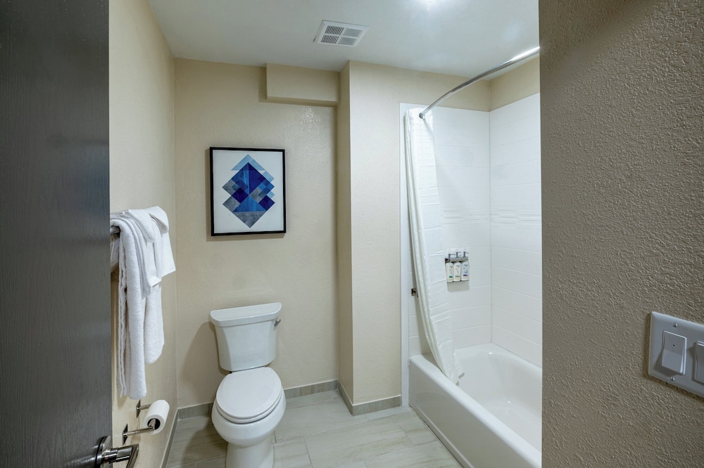 Candlewood Suites Wichita Northwest - photo 30