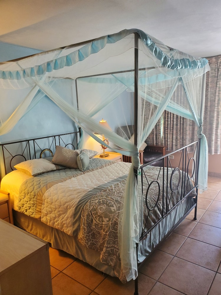 Conty's Motel - photo 21